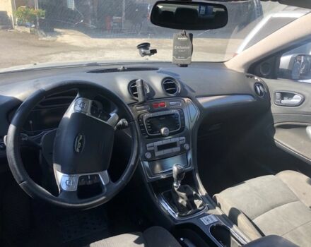 Серый Форд Мондео, объемом двигателя 2.5 л и пробегом 250 тыс. км за 2650 $, фото 4 на Automoto.ua