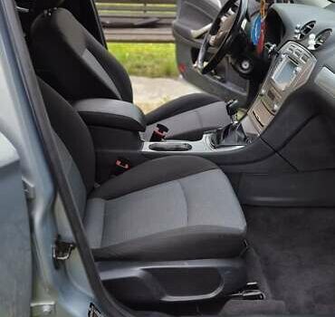 Сірий Форд Мондео, об'ємом двигуна 1.8 л та пробігом 150 тис. км за 6500 $, фото 4 на Automoto.ua