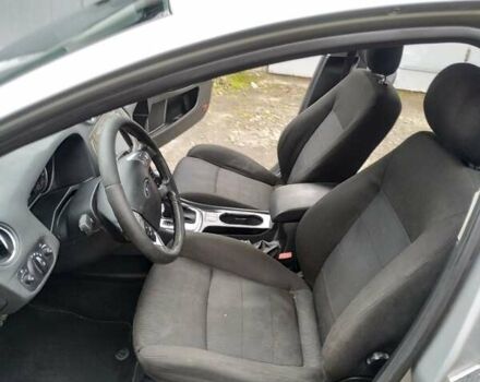 Сірий Форд Мондео, об'ємом двигуна 2.26 л та пробігом 267 тис. км за 4999 $, фото 12 на Automoto.ua