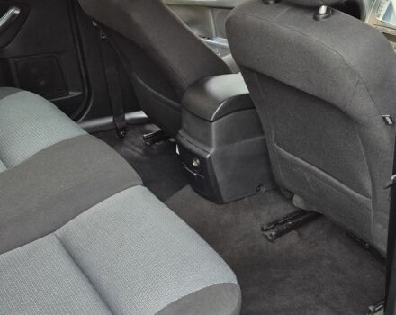 Серый Форд Мондео, объемом двигателя 1.8 л и пробегом 150 тыс. км за 6500 $, фото 6 на Automoto.ua