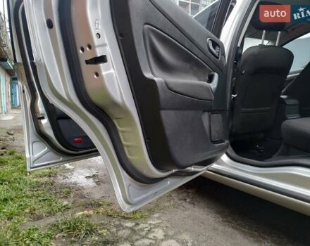 Сірий Форд Мондео, об'ємом двигуна 2.26 л та пробігом 267 тис. км за 4999 $, фото 18 на Automoto.ua