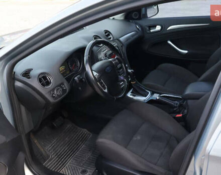 Сірий Форд Мондео, об'ємом двигуна 2.3 л та пробігом 173 тис. км за 7000 $, фото 37 на Automoto.ua