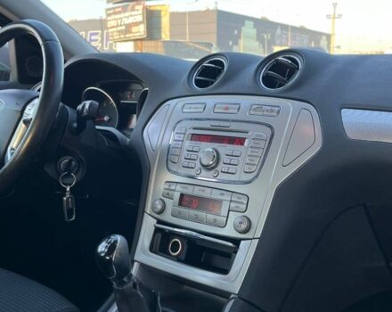 Сірий Форд Мондео, об'ємом двигуна 1.6 л та пробігом 239 тис. км за 6190 $, фото 16 на Automoto.ua
