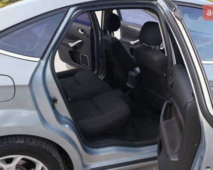 Сірий Форд Мондео, об'ємом двигуна 2.3 л та пробігом 173 тис. км за 7000 $, фото 44 на Automoto.ua