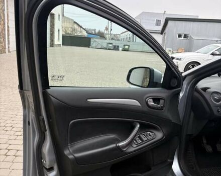 Сірий Форд Мондео, об'ємом двигуна 1.75 л та пробігом 400 тис. км за 6300 $, фото 7 на Automoto.ua