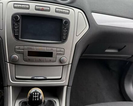 Сірий Форд Мондео, об'ємом двигуна 1.75 л та пробігом 400 тис. км за 6300 $, фото 8 на Automoto.ua