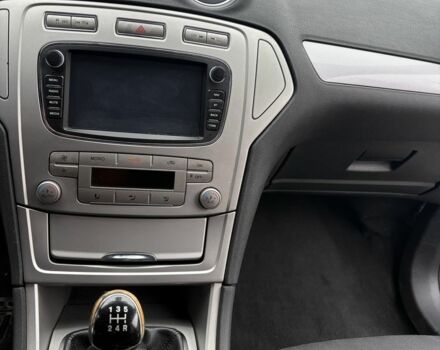 Сірий Форд Мондео, об'ємом двигуна 1.8 л та пробігом 400 тис. км за 6300 $, фото 7 на Automoto.ua