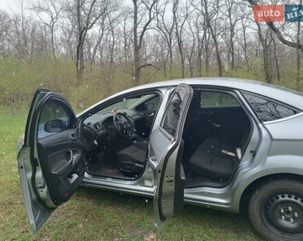 Сірий Форд Мондео, об'ємом двигуна 2.26 л та пробігом 205 тис. км за 7500 $, фото 5 на Automoto.ua