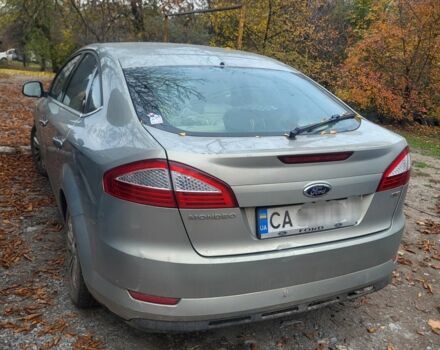 Серый Форд Мондео, объемом двигателя 2 л и пробегом 170 тыс. км за 3900 $, фото 1 на Automoto.ua