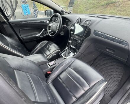 Сірий Форд Мондео, об'ємом двигуна 2 л та пробігом 201 тис. км за 9200 $, фото 4 на Automoto.ua