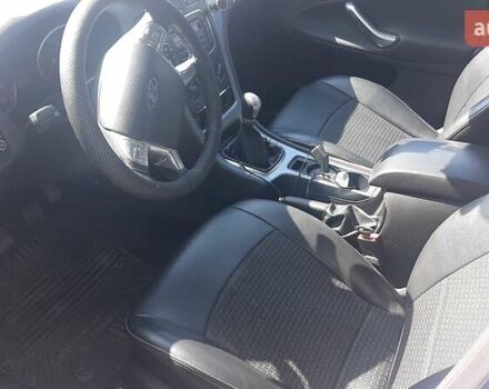 Серый Форд Мондео, объемом двигателя 1.6 л и пробегом 145 тыс. км за 8000 $, фото 4 на Automoto.ua