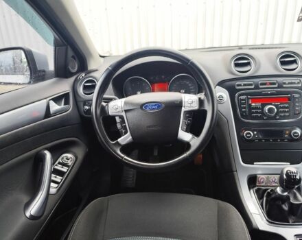 Сірий Форд Мондео, об'ємом двигуна 1.6 л та пробігом 219 тис. км за 6500 $, фото 23 на Automoto.ua