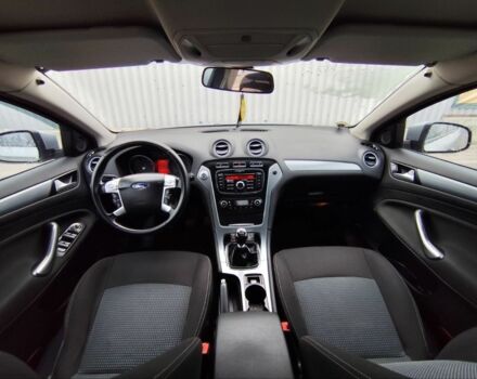 Сірий Форд Мондео, об'ємом двигуна 1.6 л та пробігом 219 тис. км за 6500 $, фото 16 на Automoto.ua