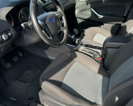 Сірий Форд Мондео, об'ємом двигуна 2 л та пробігом 269 тис. км за 7500 $, фото 17 на Automoto.ua