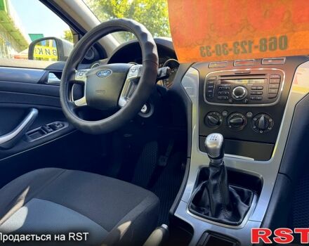 Серый Форд Мондео, объемом двигателя 1.6 л и пробегом 196 тыс. км за 6850 $, фото 6 на Automoto.ua