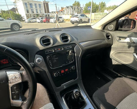 Сірий Форд Мондео, об'ємом двигуна 2 л та пробігом 269 тис. км за 7500 $, фото 18 на Automoto.ua