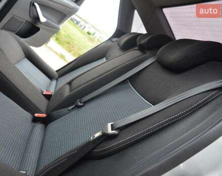 Сірий Форд Мондео, об'ємом двигуна 2 л та пробігом 206 тис. км за 7888 $, фото 48 на Automoto.ua