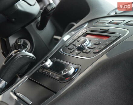 Сірий Форд Мондео, об'ємом двигуна 2 л та пробігом 206 тис. км за 7888 $, фото 55 на Automoto.ua