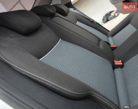 Сірий Форд Мондео, об'ємом двигуна 2 л та пробігом 206 тис. км за 7888 $, фото 51 на Automoto.ua