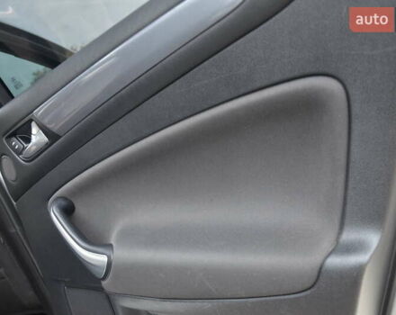 Сірий Форд Мондео, об'ємом двигуна 2 л та пробігом 206 тис. км за 7888 $, фото 49 на Automoto.ua