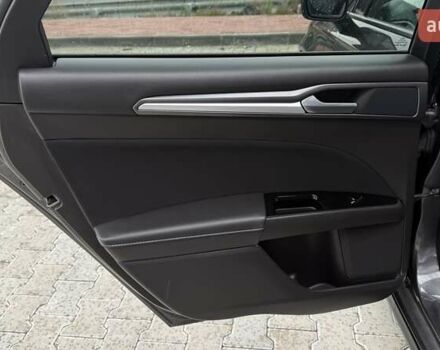 Серый Форд Мондео, объемом двигателя 2 л и пробегом 155 тыс. км за 13499 $, фото 19 на Automoto.ua