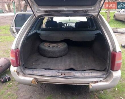 Серый Форд Мондео, объемом двигателя 1.6 л и пробегом 300 тыс. км за 800 $, фото 2 на Automoto.ua