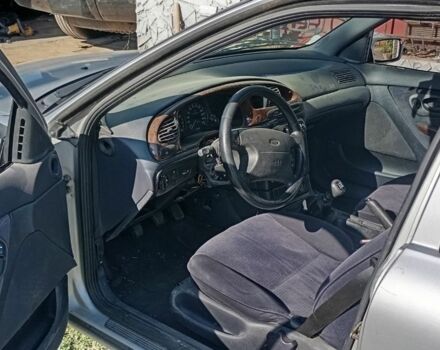 Сірий Форд Мондео, об'ємом двигуна 1.8 л та пробігом 240 тис. км за 1300 $, фото 5 на Automoto.ua