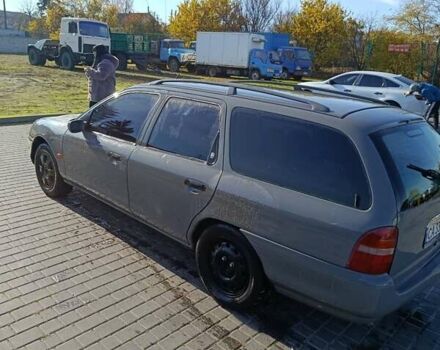 Сірий Форд Мондео, об'ємом двигуна 2.5 л та пробігом 100 тис. км за 2500 $, фото 3 на Automoto.ua