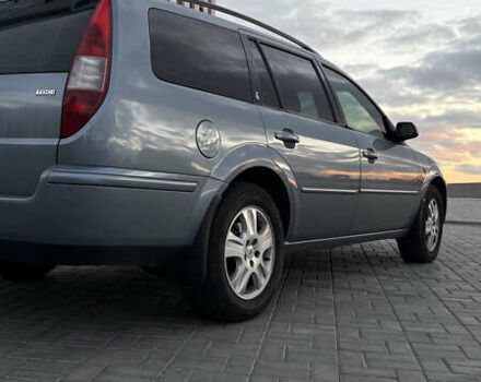 Серый Форд Мондео, объемом двигателя 2 л и пробегом 300 тыс. км за 4341 $, фото 2 на Automoto.ua