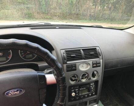 Сірий Форд Мондео, об'ємом двигуна 2 л та пробігом 376 тис. км за 0 $, фото 4 на Automoto.ua