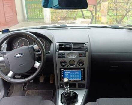 Сірий Форд Мондео, об'ємом двигуна 2 л та пробігом 326 тис. км за 1950 $, фото 2 на Automoto.ua