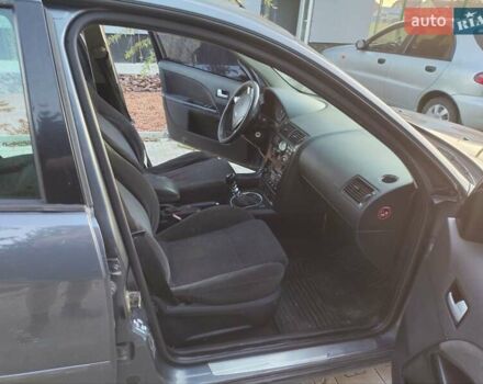 Серый Форд Мондео, объемом двигателя 2 л и пробегом 400 тыс. км за 2850 $, фото 5 на Automoto.ua