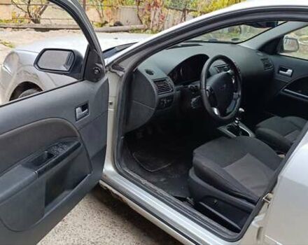 Сірий Форд Мондео, об'ємом двигуна 2 л та пробігом 326 тис. км за 1950 $, фото 3 на Automoto.ua