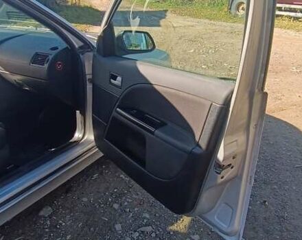 Сірий Форд Мондео, об'ємом двигуна 2 л та пробігом 412 тис. км за 3100 $, фото 26 на Automoto.ua