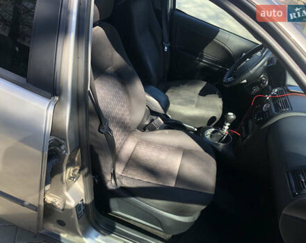 Серый Форд Мондео, объемом двигателя 1.8 л и пробегом 410 тыс. км за 2699 $, фото 12 на Automoto.ua