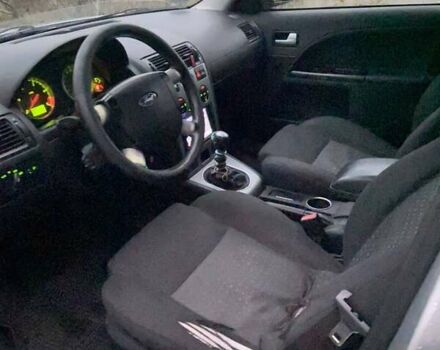 Сірий Форд Мондео, об'ємом двигуна 2 л та пробігом 390 тис. км за 3100 $, фото 4 на Automoto.ua