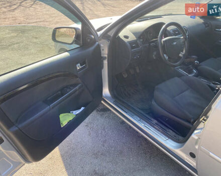 Форд Мондео 2004 в Каменское - Днепродзержинск на Automoto.ua Серый Форд Мондео, объемом двигателя 1.8 л и пробегом 300 тыс. км за 3800 $, фото 5 на Automoto.ua