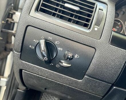 Сірий Форд Мондео, об'ємом двигуна 2 л та пробігом 405 тис. км за 4500 $, фото 4 на Automoto.ua