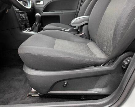 Серый Форд Мондео, объемом двигателя 2 л и пробегом 213 тыс. км за 1999 $, фото 18 на Automoto.ua