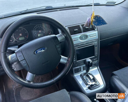 Форд Мондео 2005 в Черновцах на Automoto.ua Серый Форд Мондео, объемом двигателя 2 л и пробегом 240 тыс. км за 4600 $, фото 7 на Automoto.ua