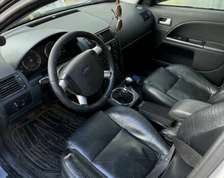 Серый Форд Мондео, объемом двигателя 2 л и пробегом 300 тыс. км за 1500 $, фото 3 на Automoto.ua