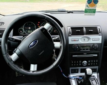 Сірий Форд Мондео, об'ємом двигуна 2 л та пробігом 283 тис. км за 1730 $, фото 3 на Automoto.ua