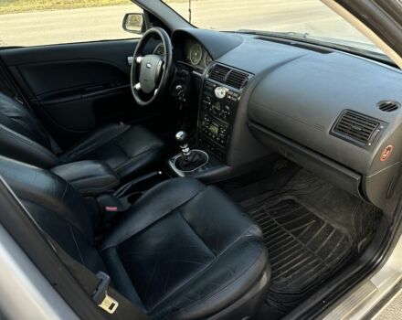 Форд Мондео 2006 в Вышгороде на Automoto.ua Серый Форд Мондео, объемом двигателя 2 л и пробегом 300 тыс. км за 1800 $, фото 6 на Automoto.ua