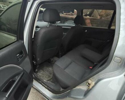 Серый Форд Мондео, объемом двигателя 1.8 л и пробегом 350 тыс. км за 4200 $, фото 9 на Automoto.ua