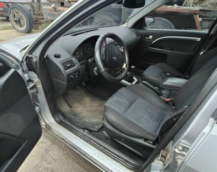 Серый Форд Мондео, объемом двигателя 1.8 л и пробегом 350 тыс. км за 4200 $, фото 7 на Automoto.ua