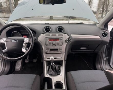 Серый Форд Мондео, объемом двигателя 1.8 л и пробегом 301 тыс. км за 3100 $, фото 10 на Automoto.ua