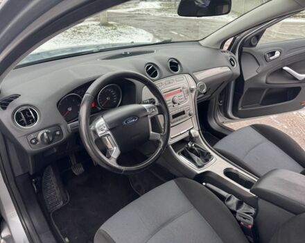 Серый Форд Мондео, объемом двигателя 1.8 л и пробегом 301 тыс. км за 3100 $, фото 9 на Automoto.ua