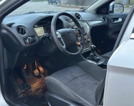 Серый Форд Мондео, объемом двигателя 2 л и пробегом 345 тыс. км за 3300 $, фото 4 на Automoto.ua