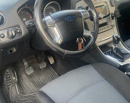 Серый Форд Мондео, объемом двигателя 2 л и пробегом 290 тыс. км за 5300 $, фото 12 на Automoto.ua