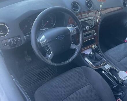 Серый Форд Мондео, объемом двигателя 2 л и пробегом 396 тыс. км за 5000 $, фото 5 на Automoto.ua